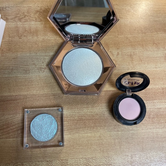 Gently used/ tested makeup lot - Picture 3 of 5
